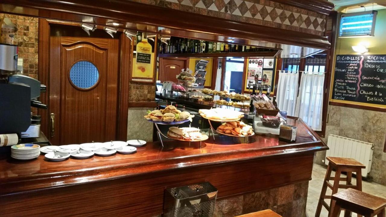 Pension Bide-Ondo Amorebieta-Etxano Buitenkant foto