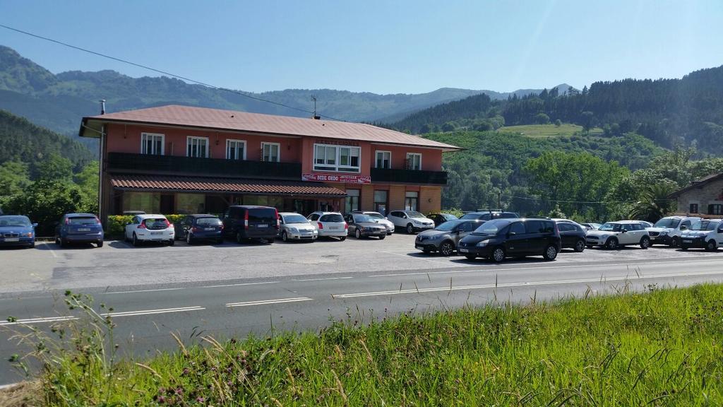 Pension Bide-Ondo Amorebieta-Etxano Buitenkant foto